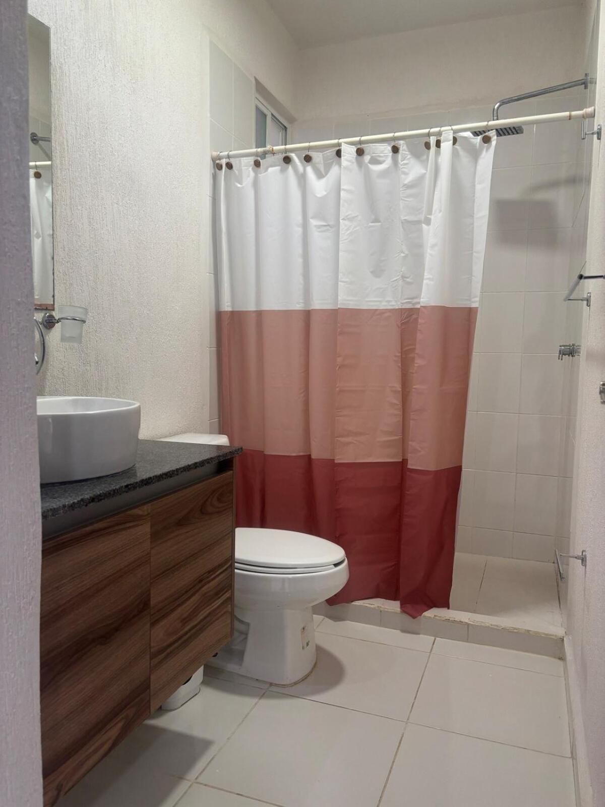 For 4 Ppl, Walking Distance To Festival *